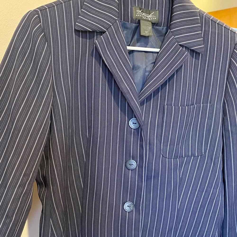 Vintage 1990’s women’s blazer, size 8P